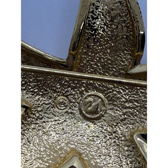 Swarovski Goldtone Starfish Brooch Pin W/ Scattered Clear Crystals Retired Rare - Picture 10 of 11